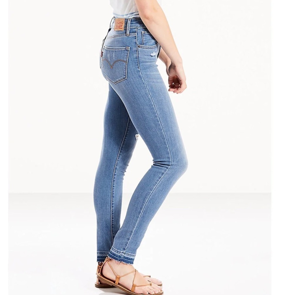 Levi's 721 High Rise Skinny Jeans in Light Distressed Wash with Raw Gem Size 27 - Picture 2 of 7